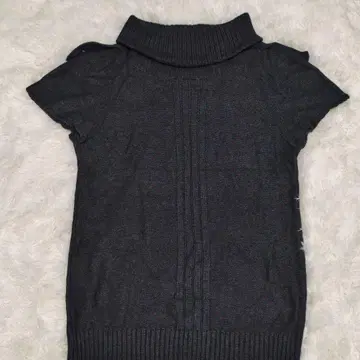 6.R.M. 다크 그레이 하이넥 반팔 니트 46