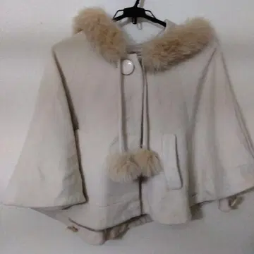 후드 부착 크림색 판초