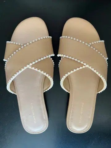 STUART WEITZMAN 베이지 펄 샌들