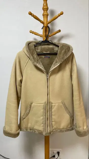 보아 자켓 카멜 컬러