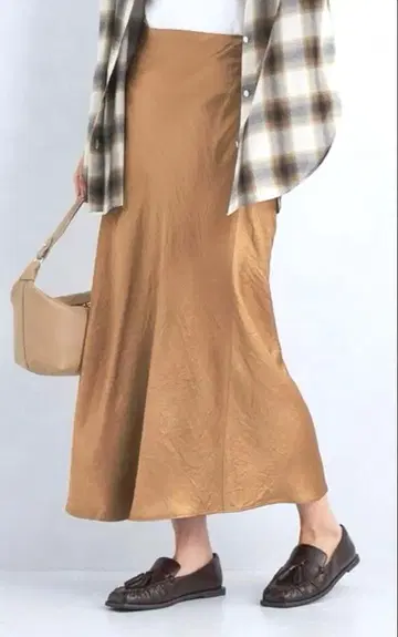 그린라벨 새틴 내로우 스커트