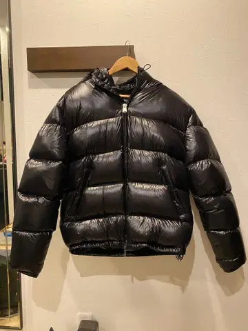 ZARA 블랙 다운 자켓