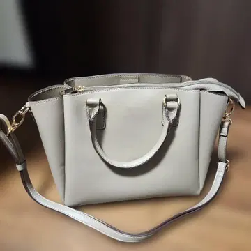 그레이 합성 피혁 숄더백