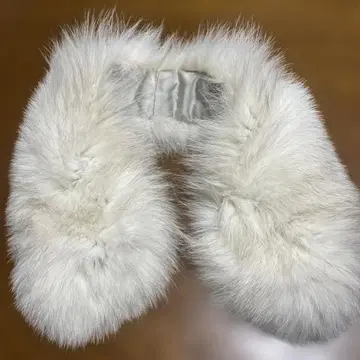 화이트 퍼 옷깃 타입 스톨