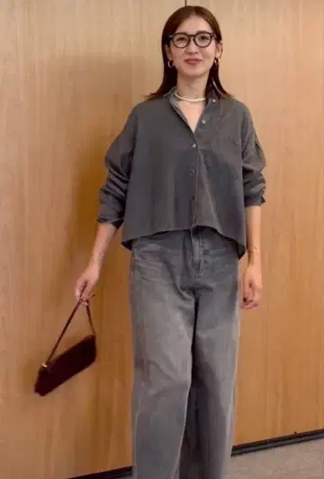 새상품 UNFILO DENIM LIGHT 크롭 셔츠