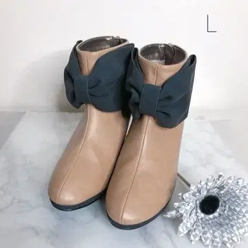 부티 블랙 리본 포함 베이지 L 사이즈