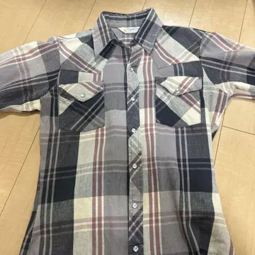 체크 무늬 긴팔 셔츠