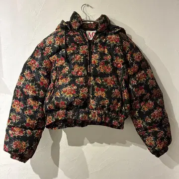 레어! 새상품급! A.O. 숏 기장 다운 자켓 꽃무늬