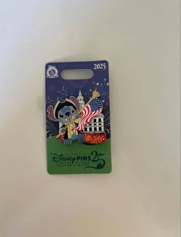 [ 캘리포니아 디즈니 독립 기념일 한정판 ] 70주년 스티치 핀 배지
