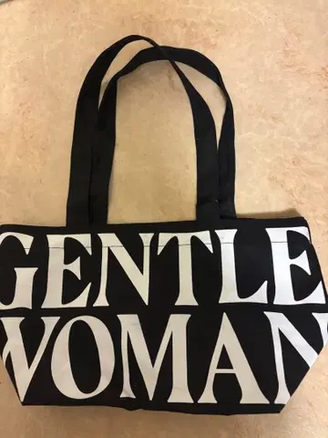 GENTLEWOMAN CLUB 로고 토트백 블랙