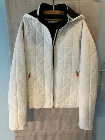 LALTRAMODA 화이트 퀼팅 자켓 후드 부착 S