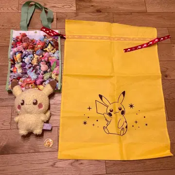 피카츄 봉제 인형 토트백 캔뱃지 핀셋