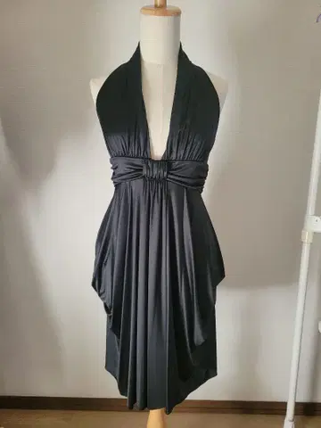 MAITRESSE 하루타 넥 드레스 블랙