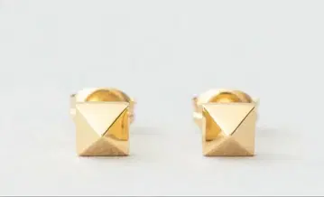 [ Jouete ] 피라미드형 스터드 귀걸이