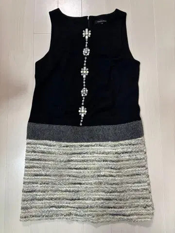 QUEENS COURT 슬리브리스 원피스 무릎 기장