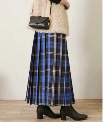 어반 리서치 서니 라벨 체크 블루 스커트