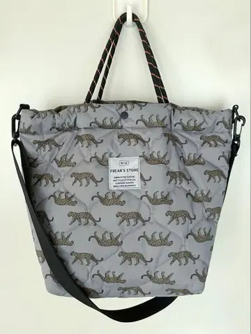 KiU FREAK'S 키우 패디드 데드 토트백 발수 레오파드 그레이