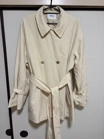 NICE CLAUP 아이보리 트렌치코트
