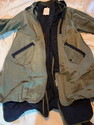 UN3D. 나일론 블루종