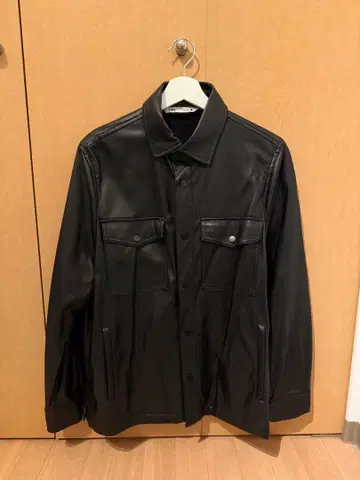 블랙 가죽풍 셔츠 자켓