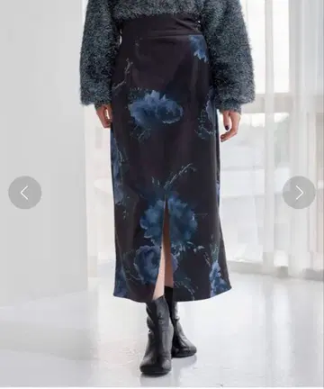 HARE 클래식 플라워 내로우 스커트