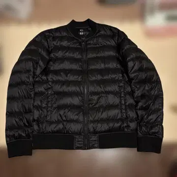 새상품급 유니클로 라이트 다운 MA-1 타입 블랙 L