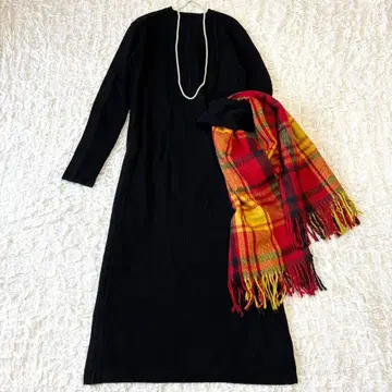 스픽 앤 스팬 울 혼방 리브 니트 원피스 블랙