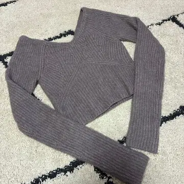 SNIDEL V넥 크롭 스웨터