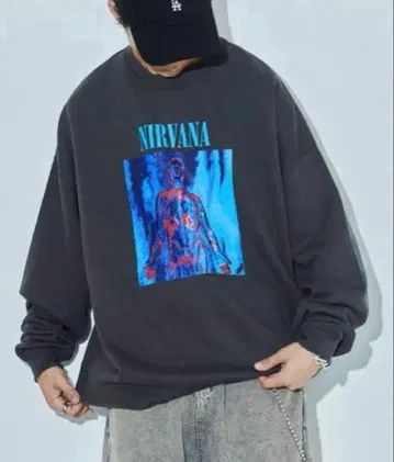 [ 택 포함 새상품 ] FREAK'S STORE 닐바나 별주 맨투맨