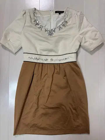 QUEENS COURT 무릎 기장 원피스