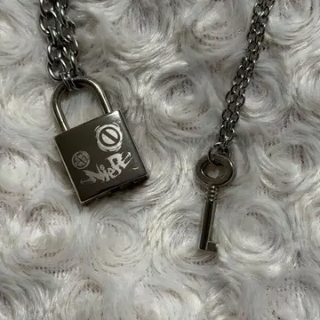 NieR 자물쇠 목걸이 2종 세트