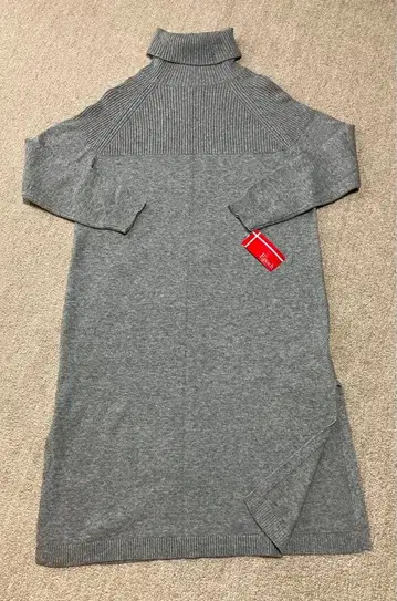 터틀넥 그레이 니트 원피스