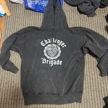 Challenger 블랙 후드티 L 사이즈