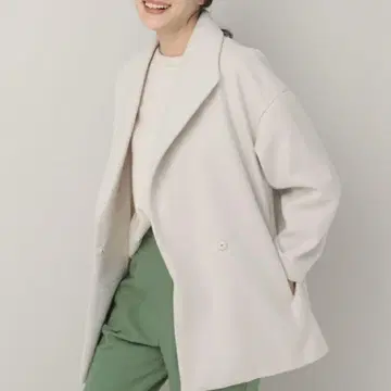 Elura 경량 리치 가운 코트 화이트