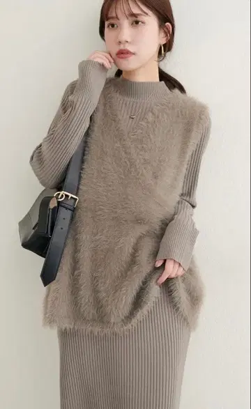 페더 페플럼 베스트 + 리브 타이트 원피스 세트