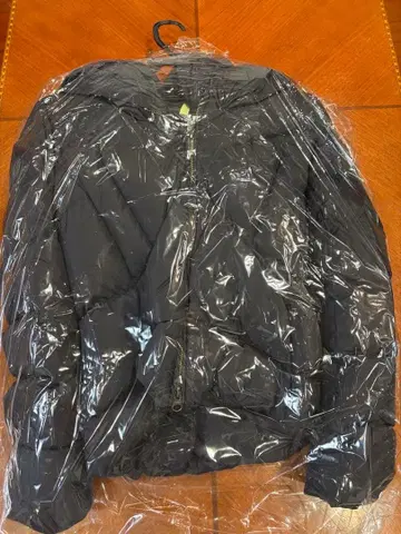 add 다크 그레이 후드 부착 다운 자켓