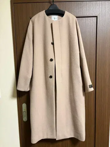 로페피크닉 베이지 노카라 울 코트