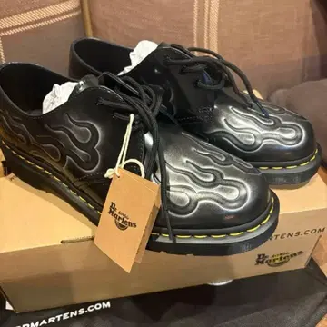 닥터 마틴 1461 인페르노 블랙/실버