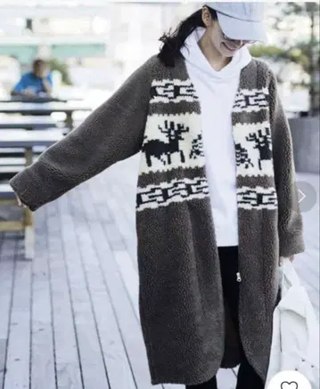 SUNNY CLOUDS 카우친 보아 코트