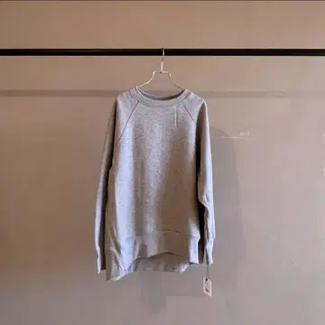 [ CLOCHE ] 속기모 사이드 지퍼 맨투맨