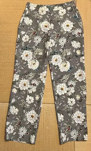 ZARA BASIC 꽃무늬 팬츠 XS 그레이 플로럴 크롭