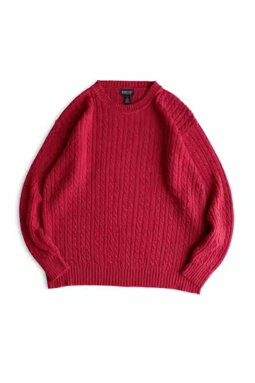 빨간색 케이블 니트 크루넥 스웨터