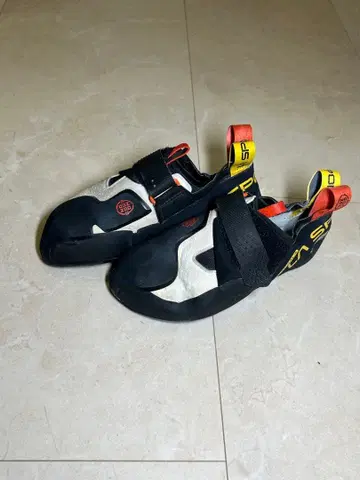 새상품급 만다라 스포르티바 EU39