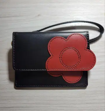 MARY QUANT 패스 케이스