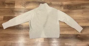새상품급 allureville 아이보리 터틀넥 니트