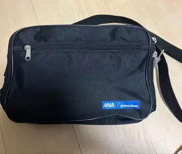 ANA 숄더백