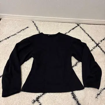 ZARA 블랙 긴팔 상의