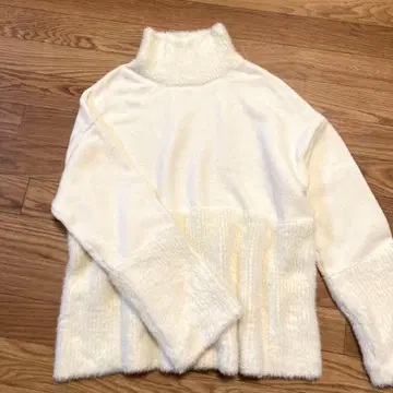 DouDou 니트 프리 사이즈 루즈핏 볼륨 샤기 하이넥