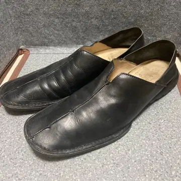 블랙 가죽 슬립온