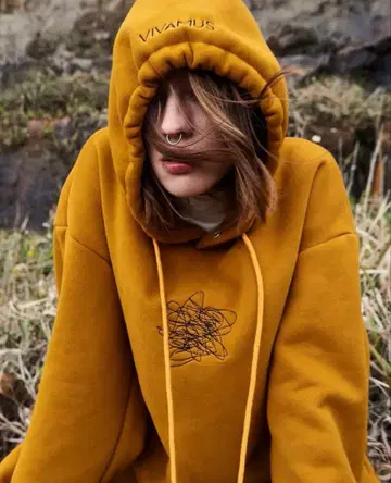 VIVAMUS MESSAGE HOODIE(MUSTARD)